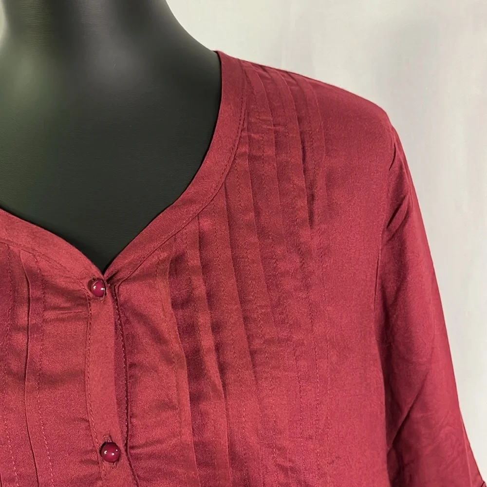 ๐ 6 for $35 โข NWOT Blair Burgundy Lace Accent Pleated Button Front Tunic Blouse - Picture 5 of 16